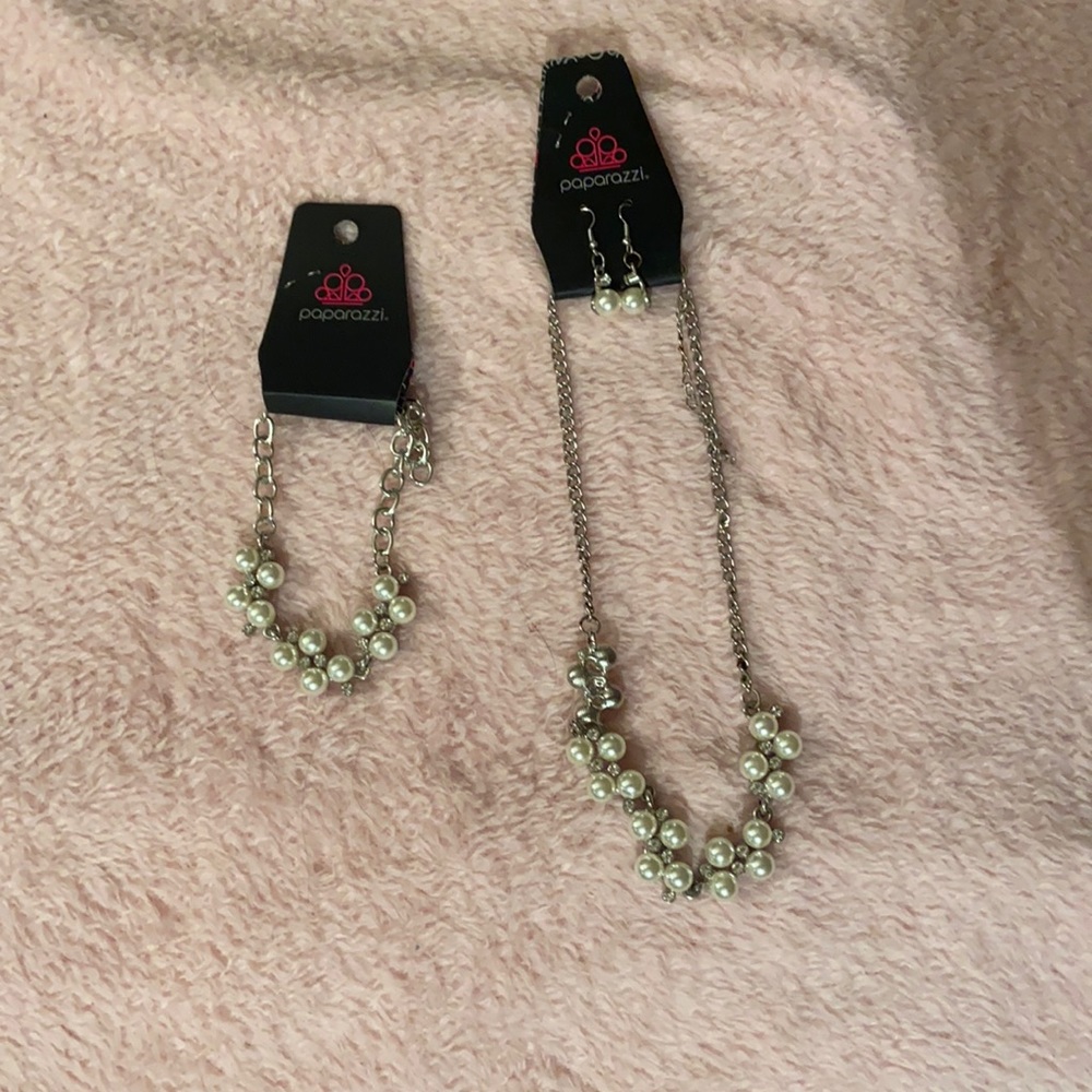Cute Paparazzi Jewelry Set